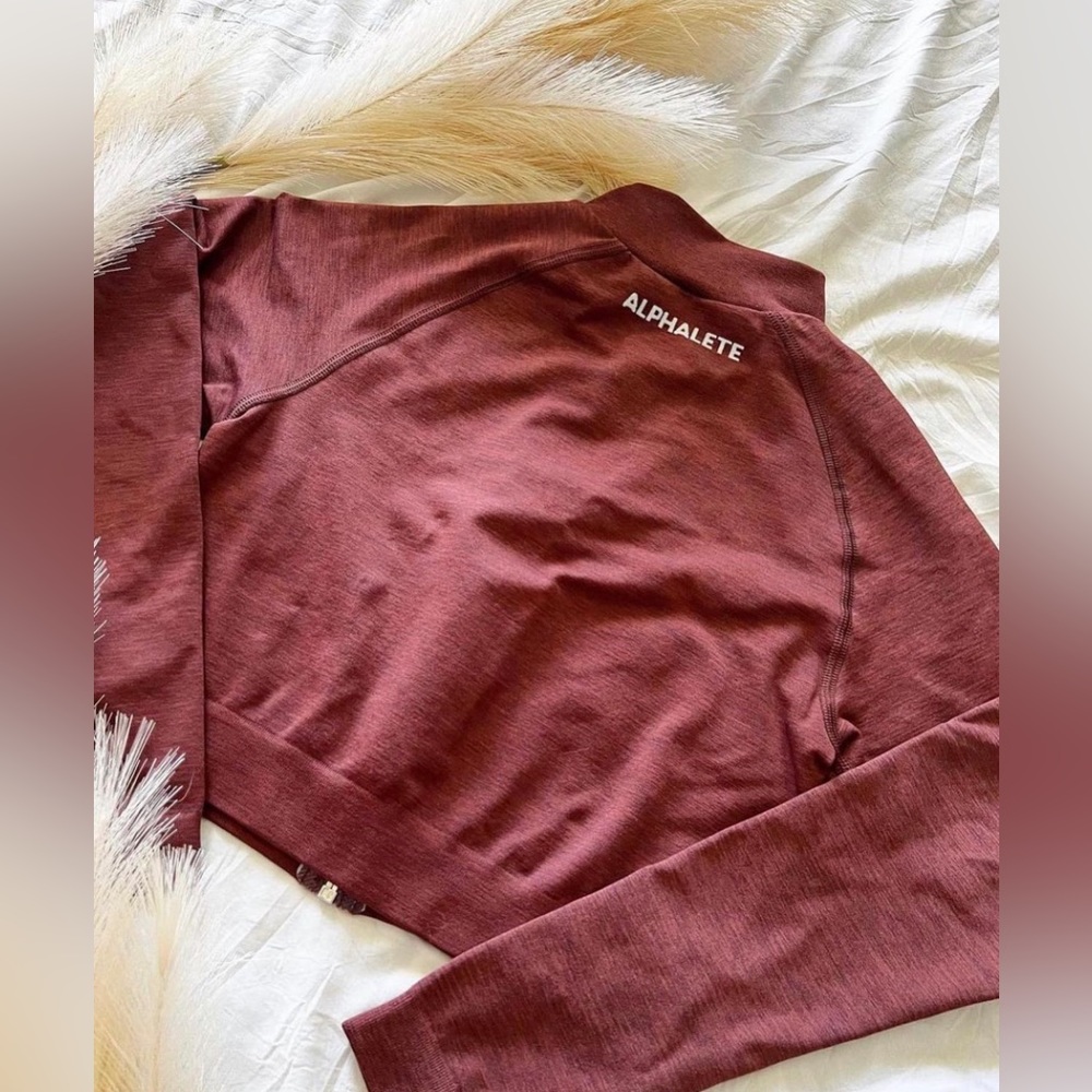 🏷️ Amplify Jacket - Picture 2 of 5